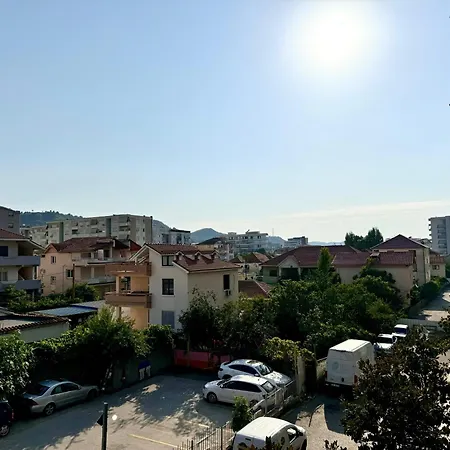 Kika Complex 2 Sunny Balcony * Tirana
